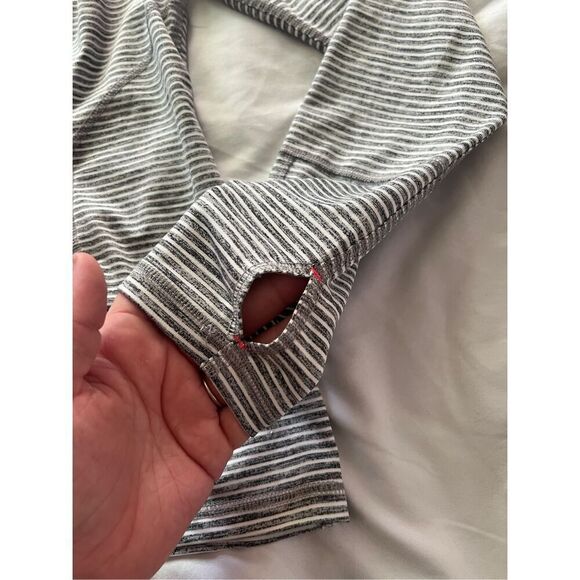 Lukka Grey Striped Full Zip Hoodie Woman’s Size Large - Picture 3 of 12